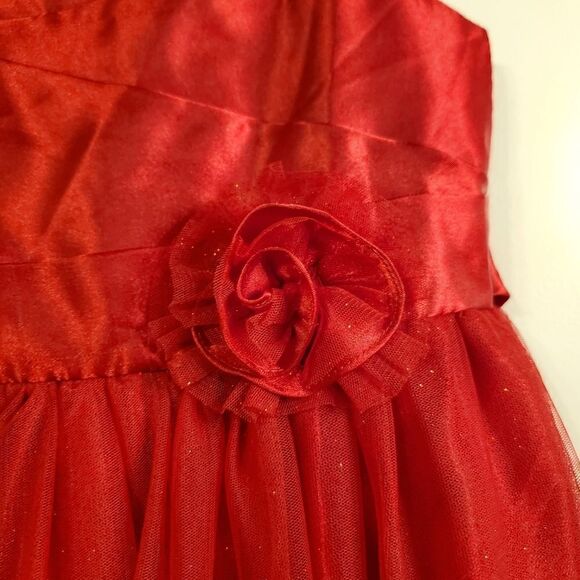 Emily west red dress - Picture 7 of 10